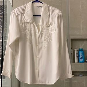 Vintage white long sleeve blouse with shoulder pad